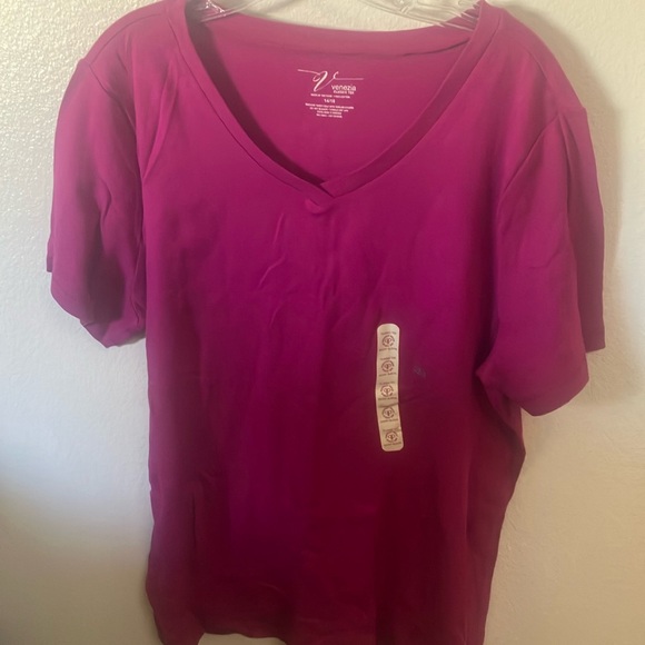 NWOT ladies venezia tee 14/16 - Picture 1 of 3